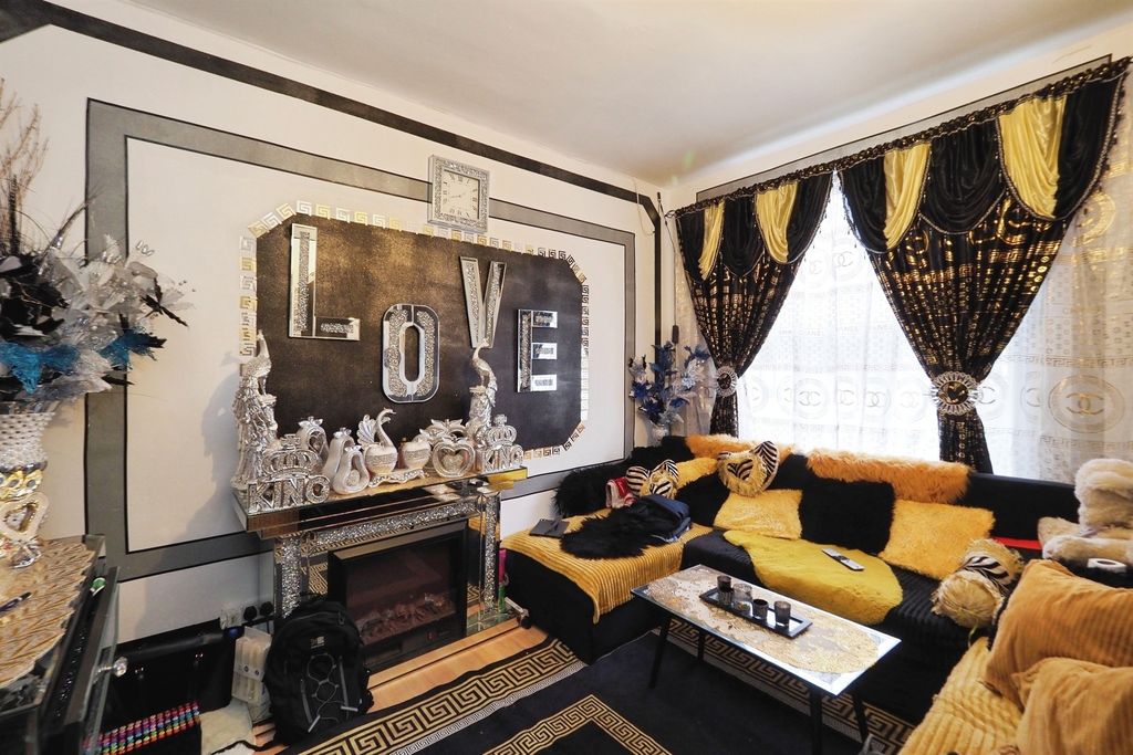 Property photo 3 of 26