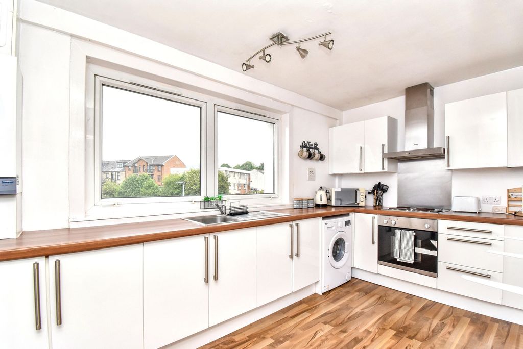 Property photo 3 of 15 Kitchen Angle 1