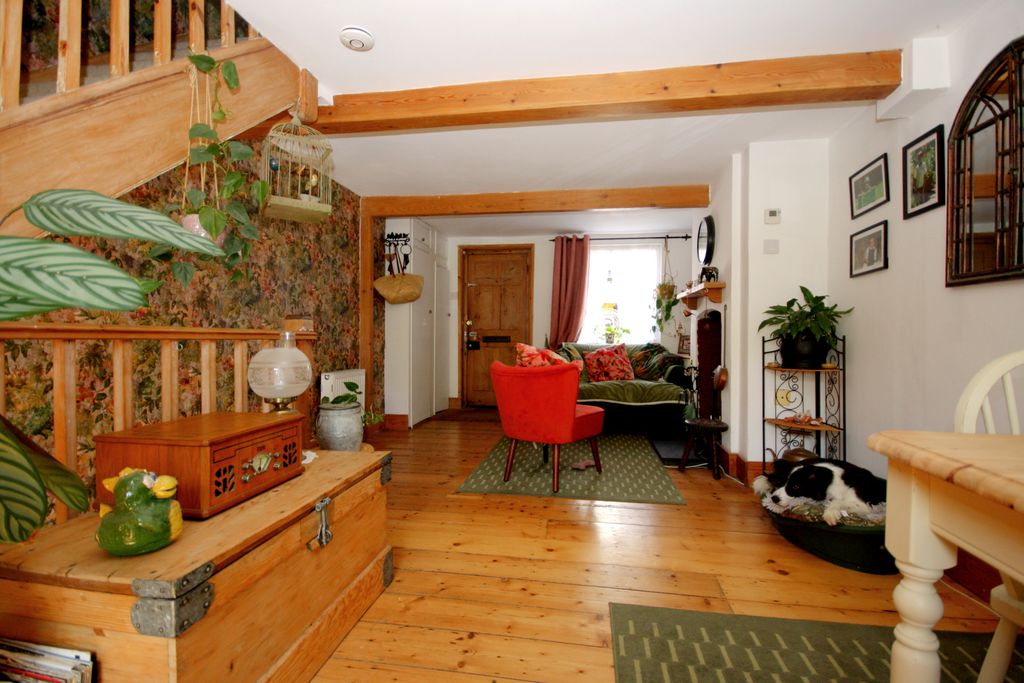 Property photo 3 of 17
