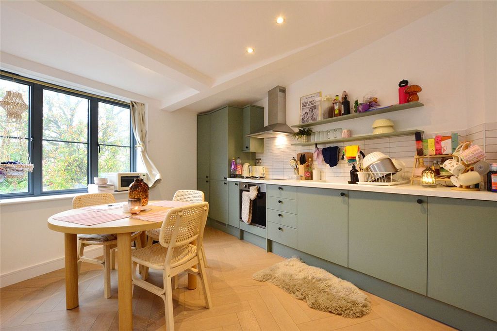 Property photo 3 of 16 Picture No. 24