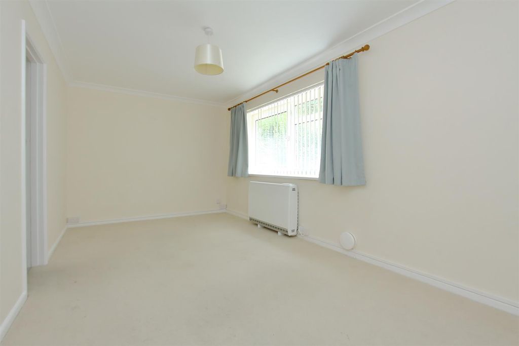 Property photo 2 of 16 Wylye Court (8).Jpg