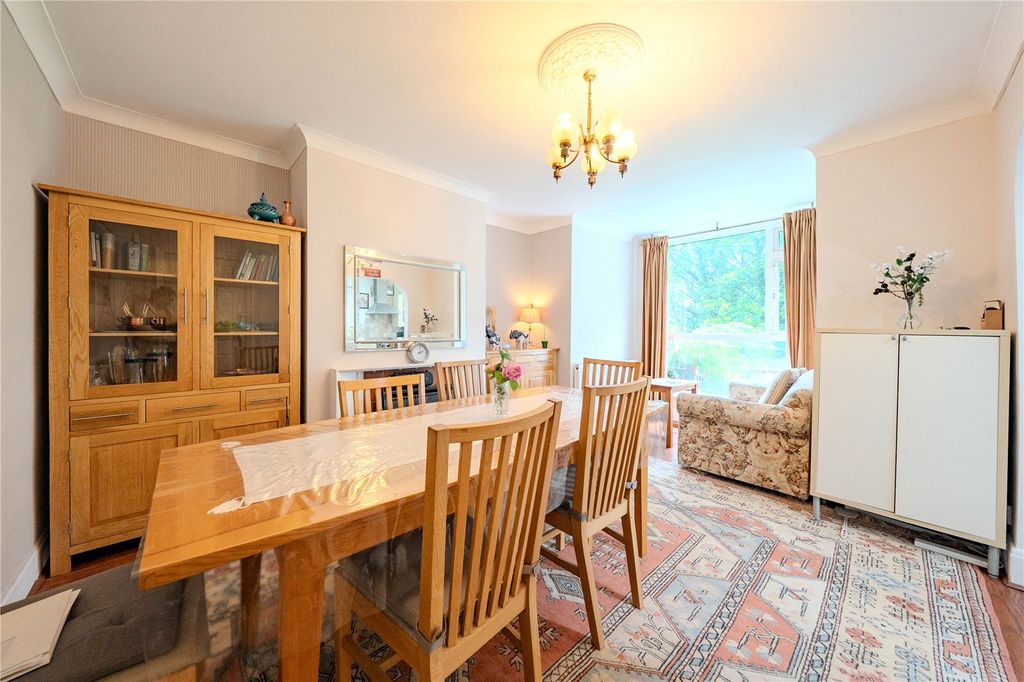 Property photo 3 of 14 Dining Room