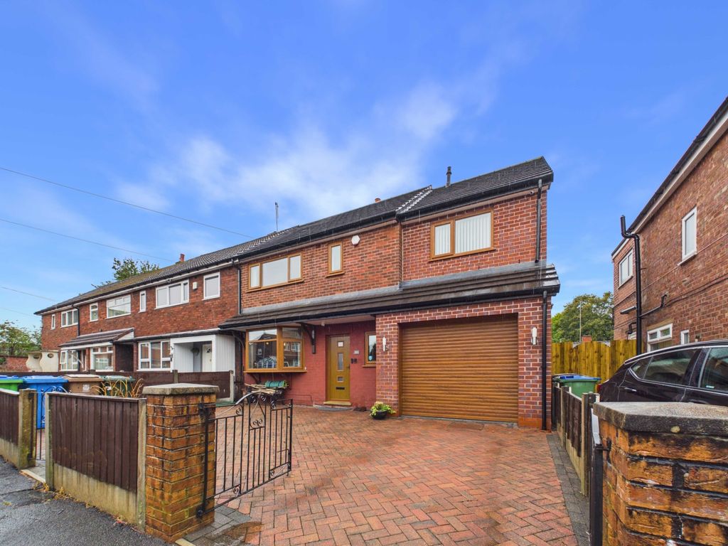 Property photo 1 of 14 Guildford Grove - External - Front Image
