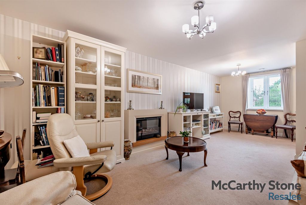 Property photo 2 of 26 8665548-Interior13-800.Jpg