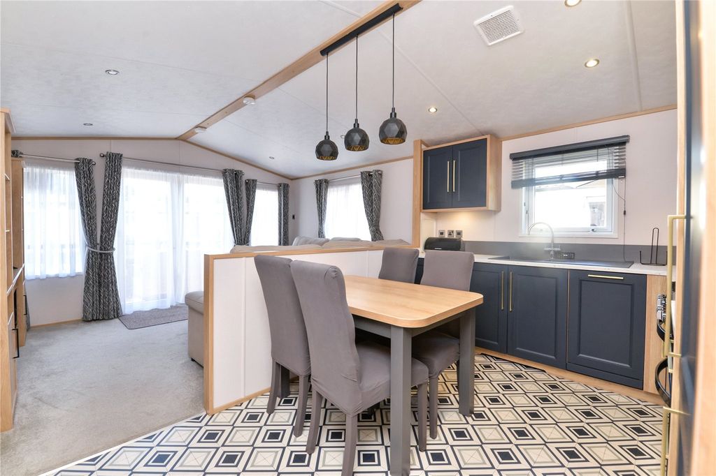 Property photo 2 of 15 Picture No. 03