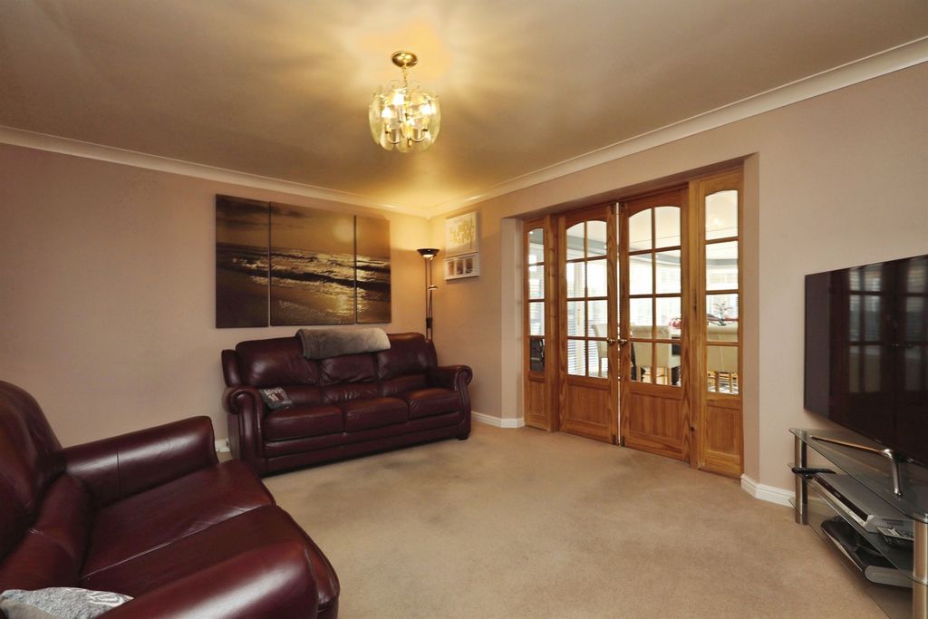 Property photo 3 of 19