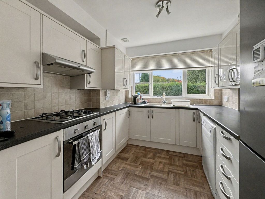 Property photo 2 of 25