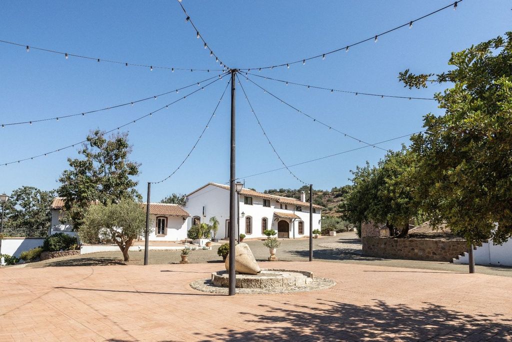 Property photo 3 of 49