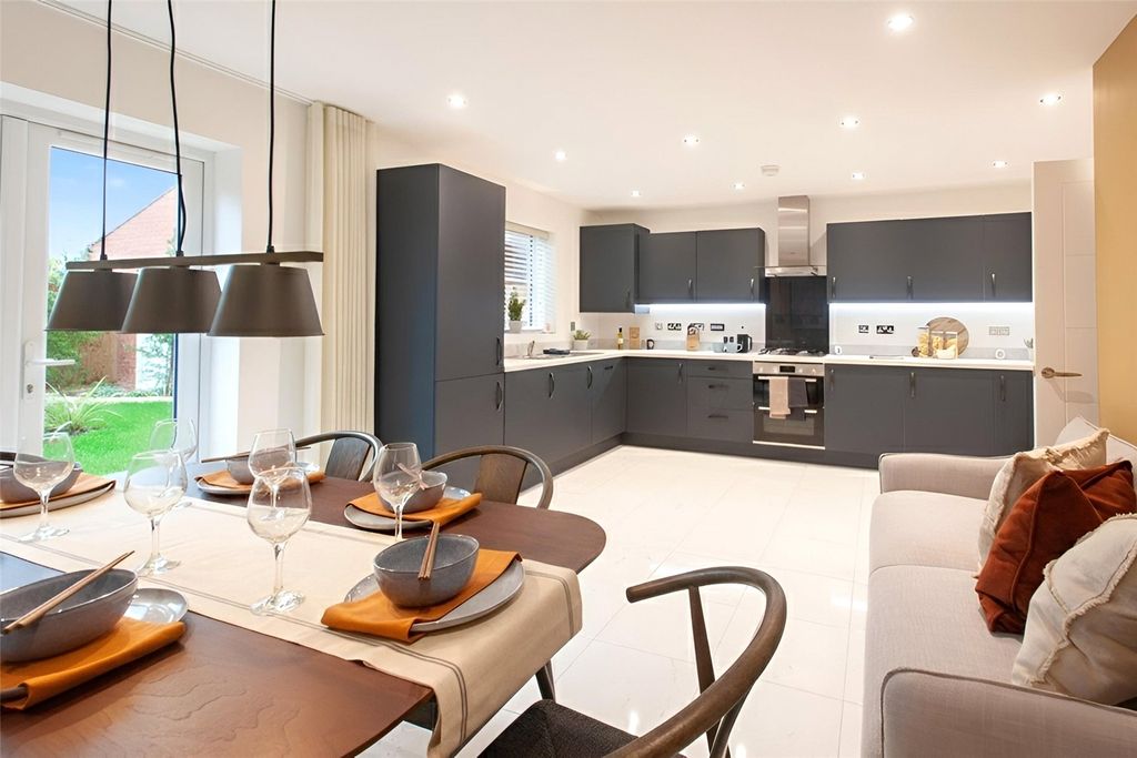 Property photo 2 of 11 Kitchen Diner