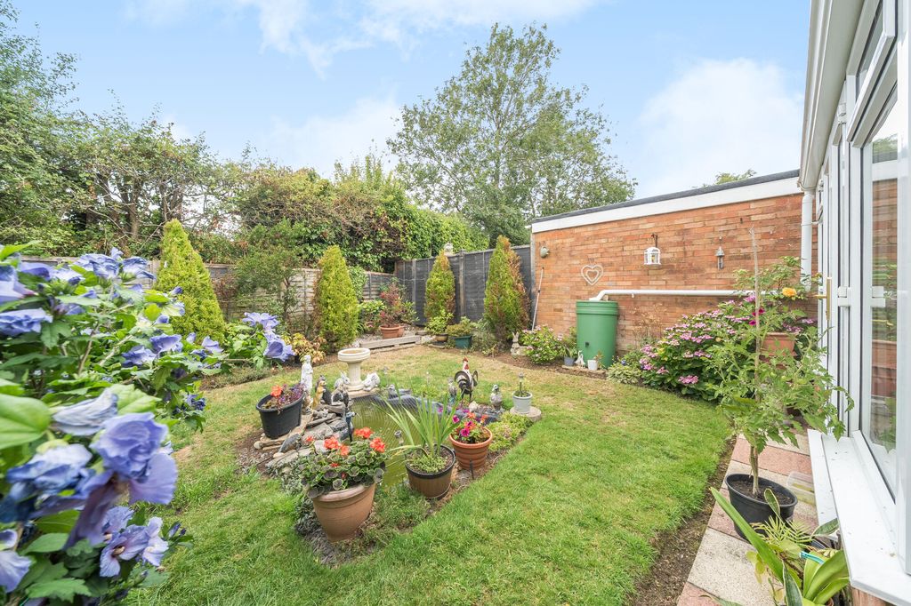 Property photo 2 of 21