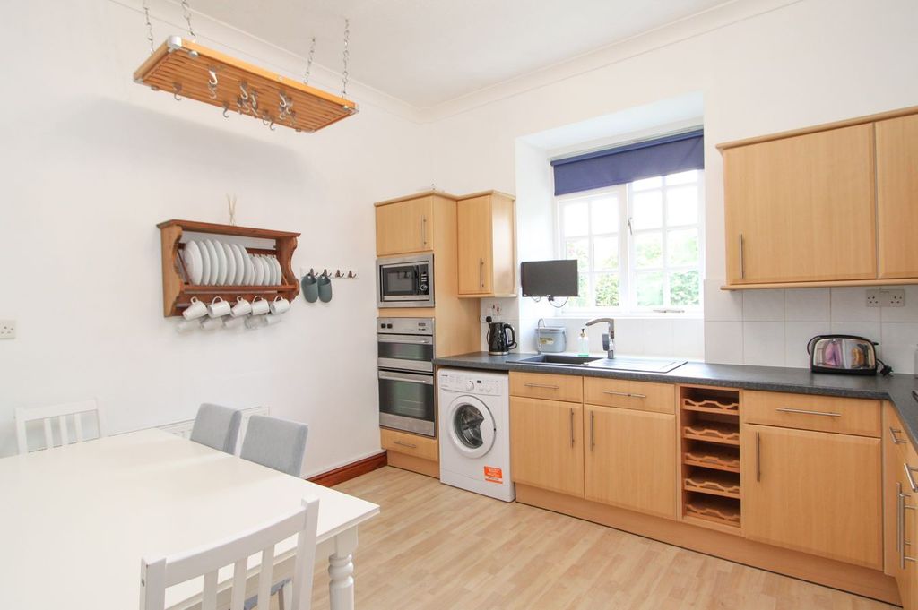 Property photo 3 of 25