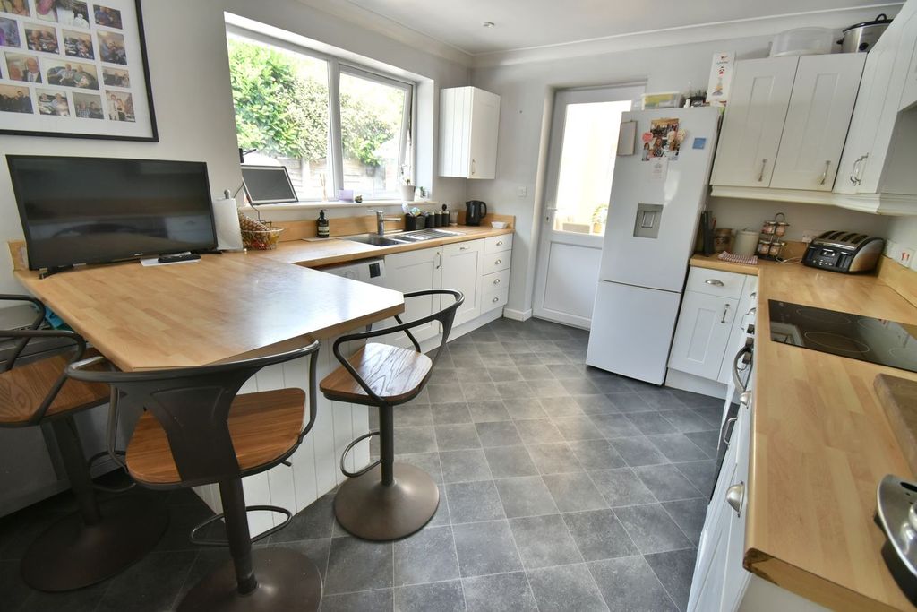 Property photo 3 of 21