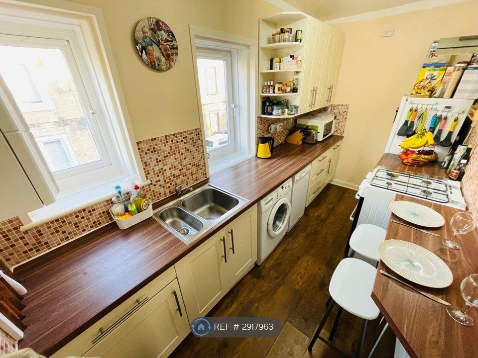 Property photo 2 of 13 Well Equiped Kitchen