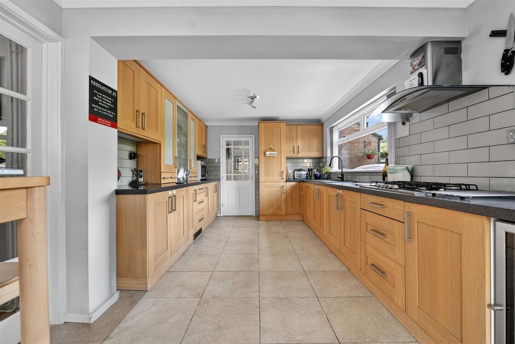 Property photo 3 of 44