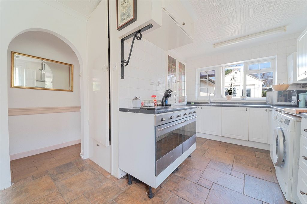 Property photo 3 of 17 Kitchen