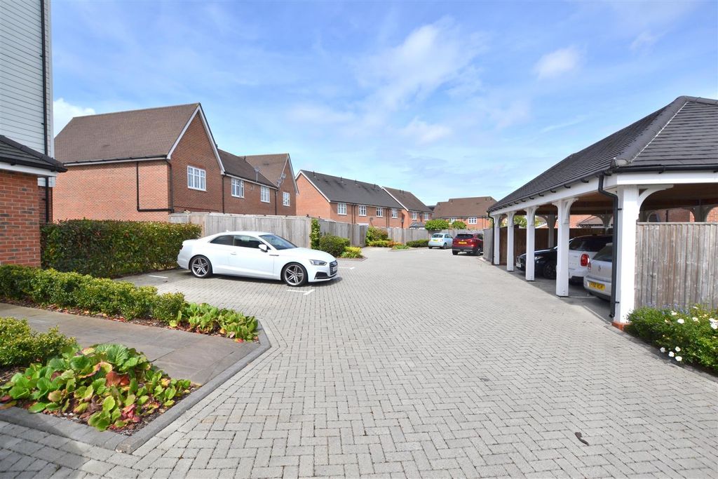 Additional image 11 of 2 bed flat for saleMulberry Walk, Edenbrook, Fleet GU51