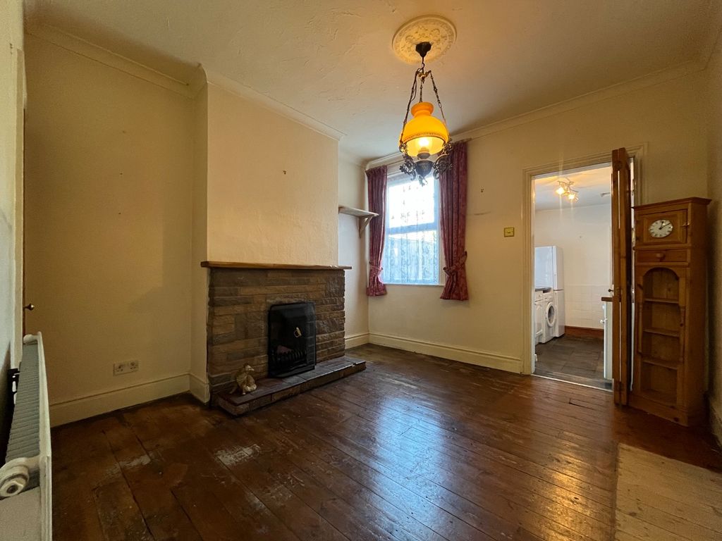 Property photo 3 of 9 5192362