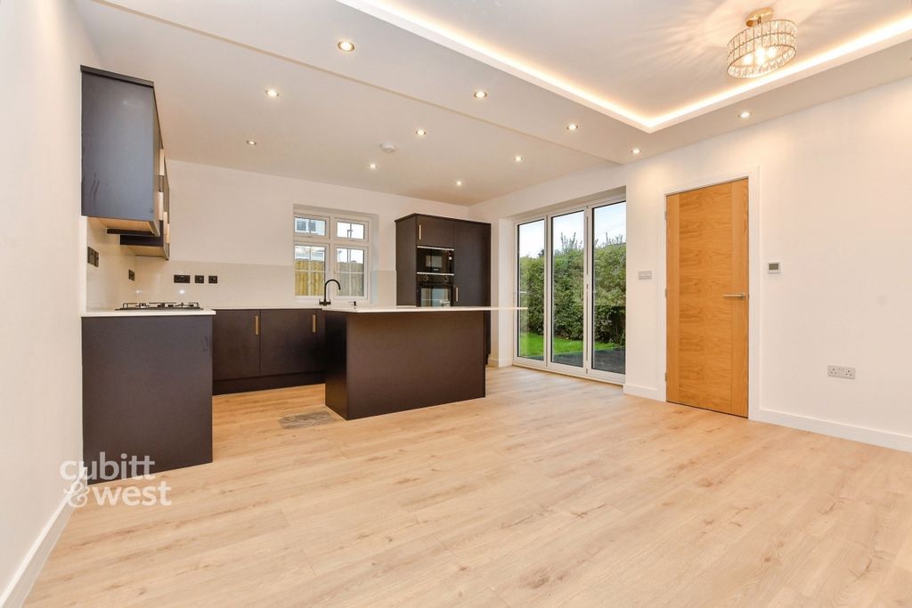 Property photo 1 of 16 Ed4E09cc-901H9Mdz