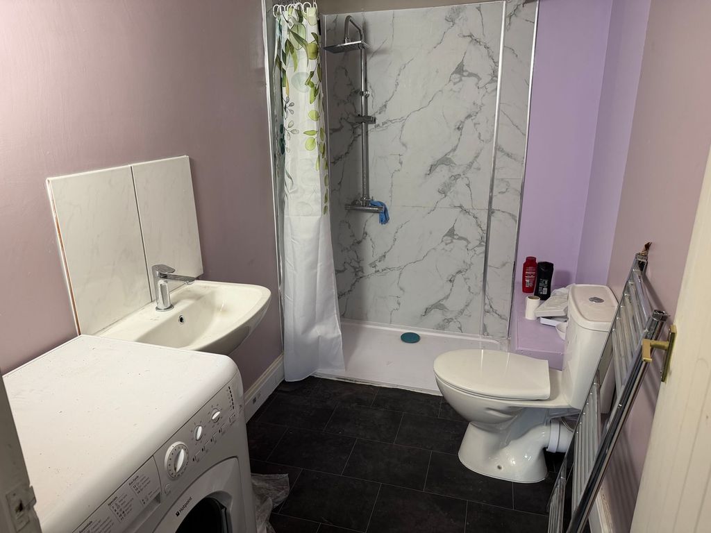 Property photo 3 of 5