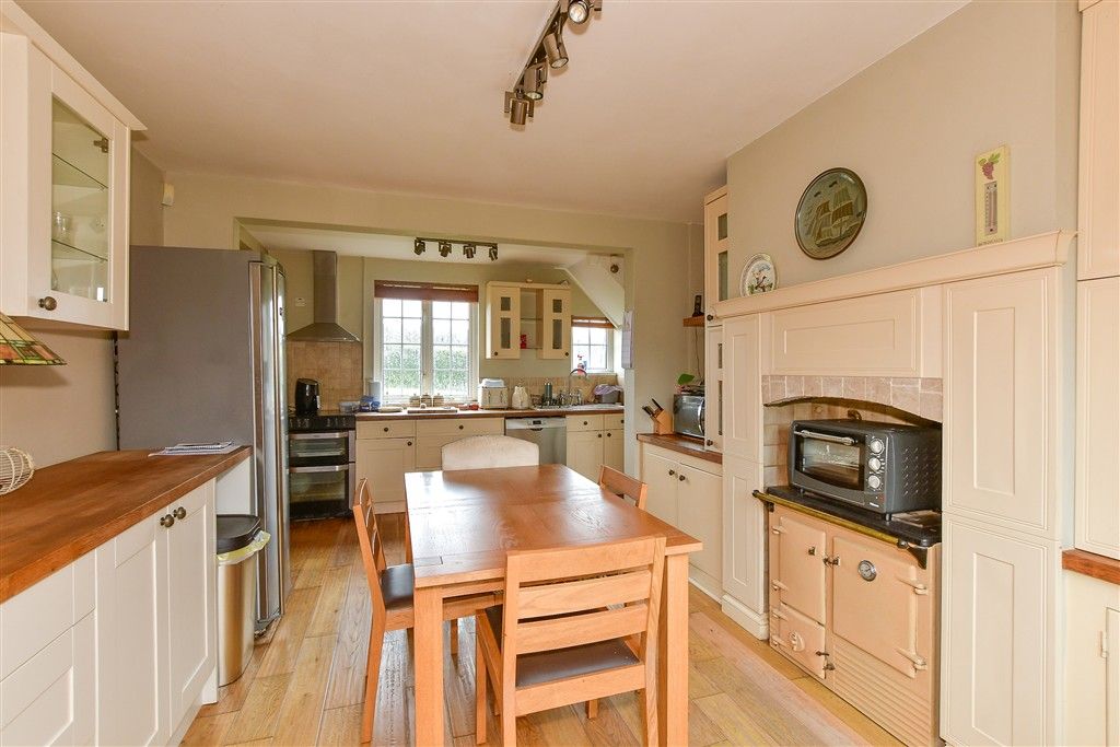 Property photo 2 of 11 Dining Area