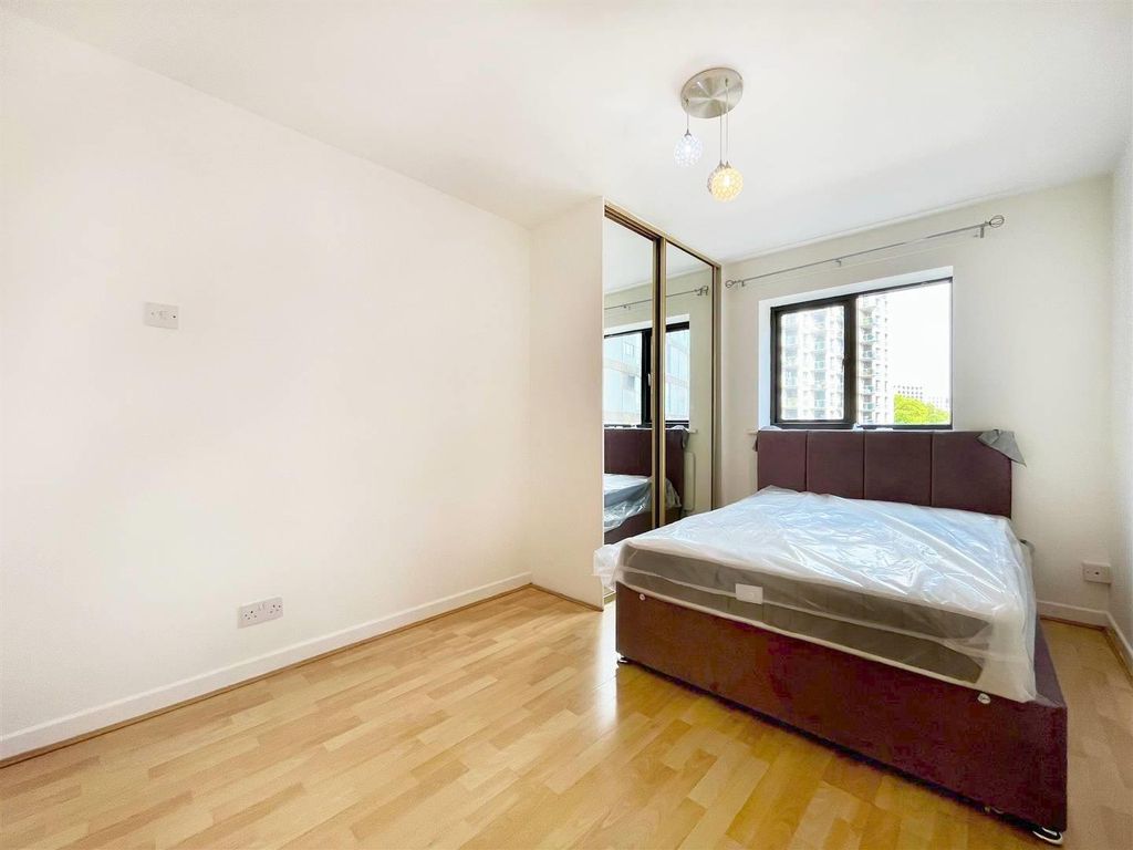 Property photo 2 of 13 Bedroom.Jpg
