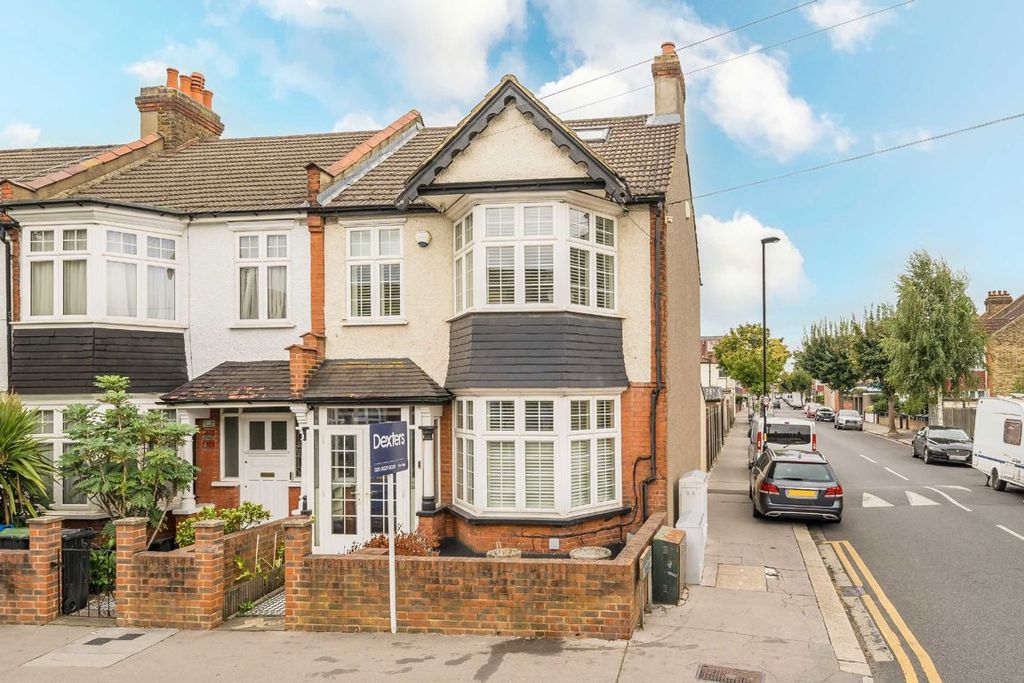 Property photo 1 of 8