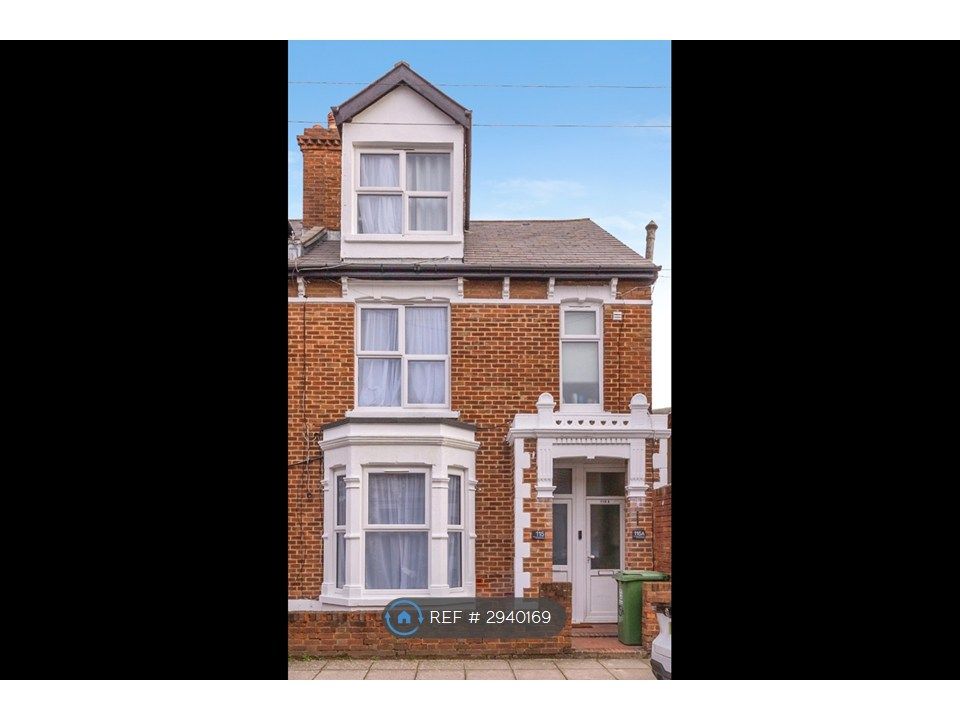 Property photo 2 of 18 Ground Floor Flat