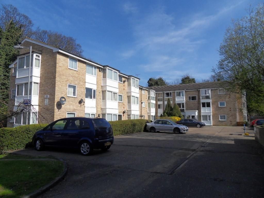 Property photo 1 of 6 Purpose Built 2nd Floor Studio Flat Situated Of Vincent Road In Luton &amp; Within Walking Distance To Leagrave Station