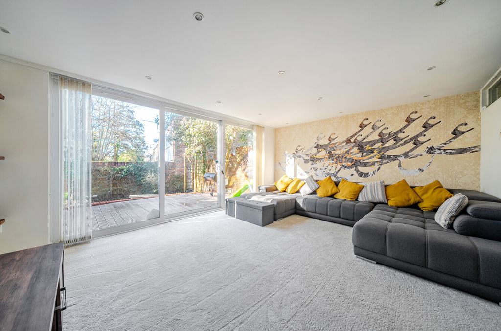 Property photo 2 of 14 1420700-24-69A5c5...