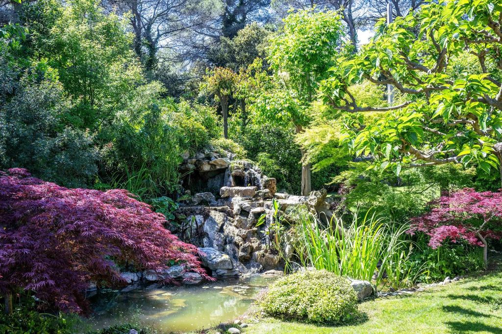 Property photo 2 of 51