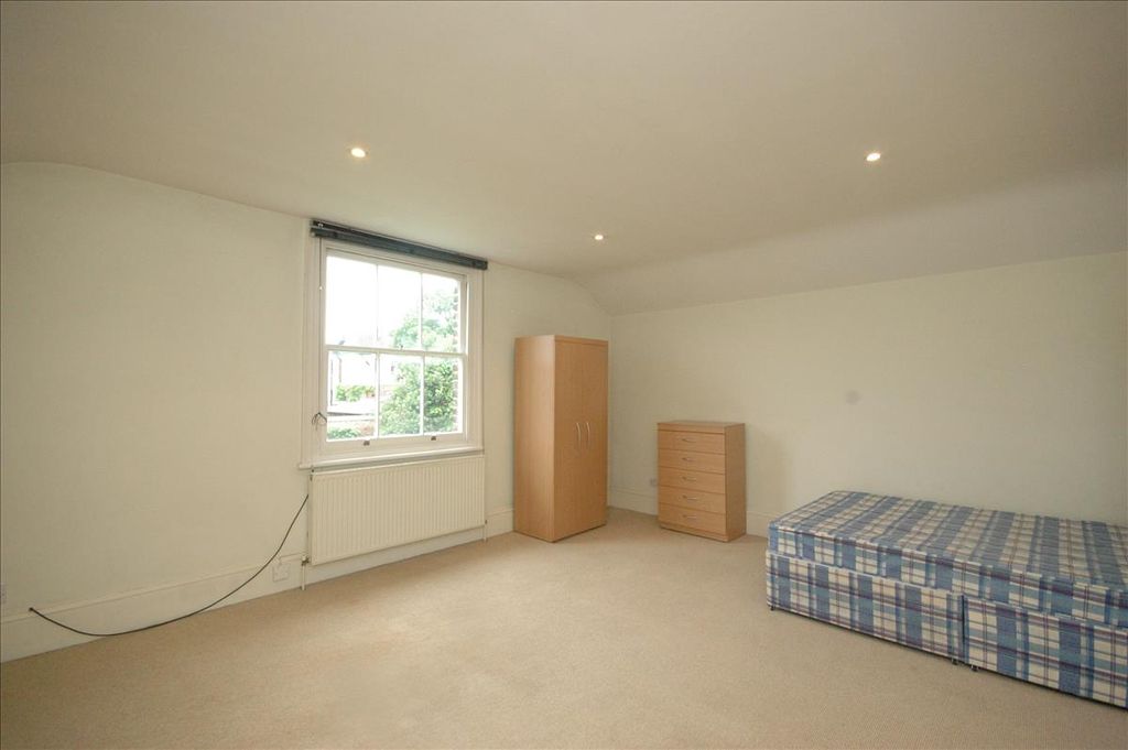 Property photo 3 of 4