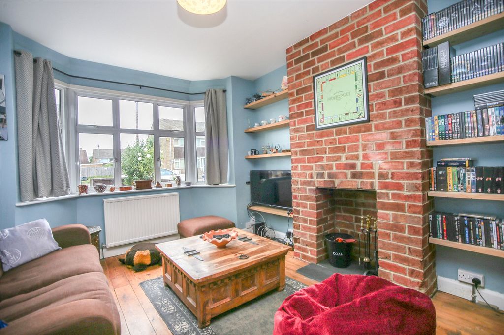 Property photo 3 of 17 Picture No. 02