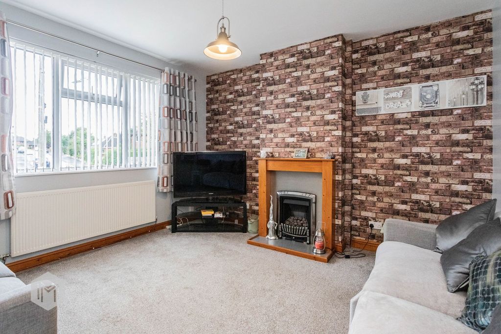 Property photo 2 of 30