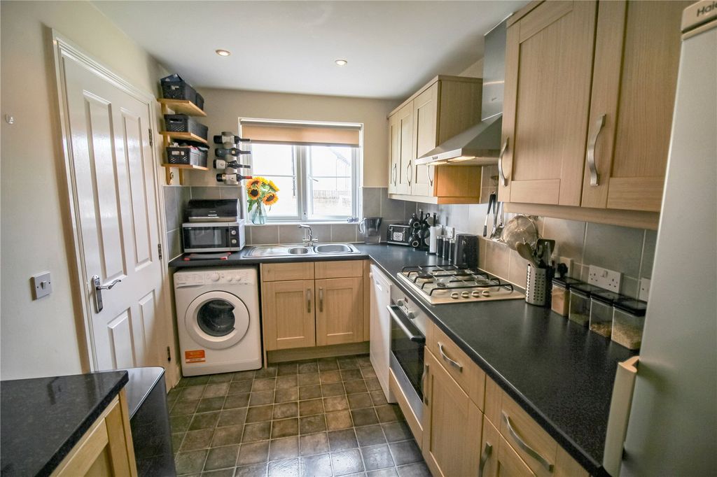 Property photo 2 of 13 Picture No. 12
