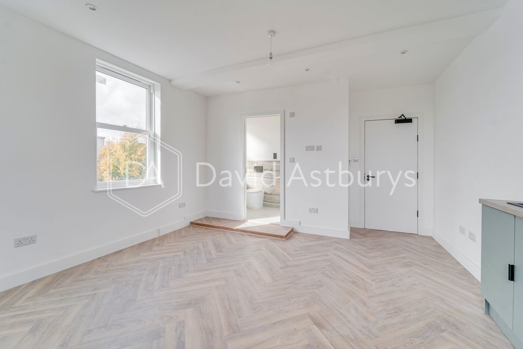 Property photo 2 of 7 Ndb08948_Enfused