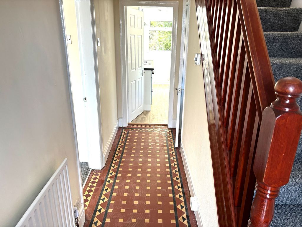 Property photo 2 of 12 Entrance Hall