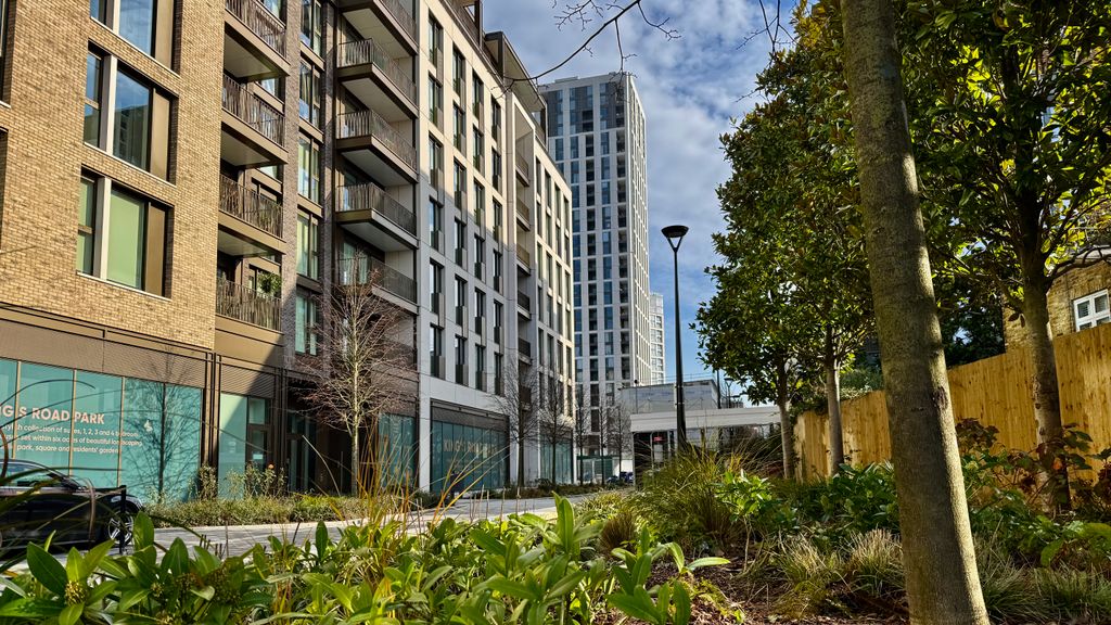 Property photo 2 of 17