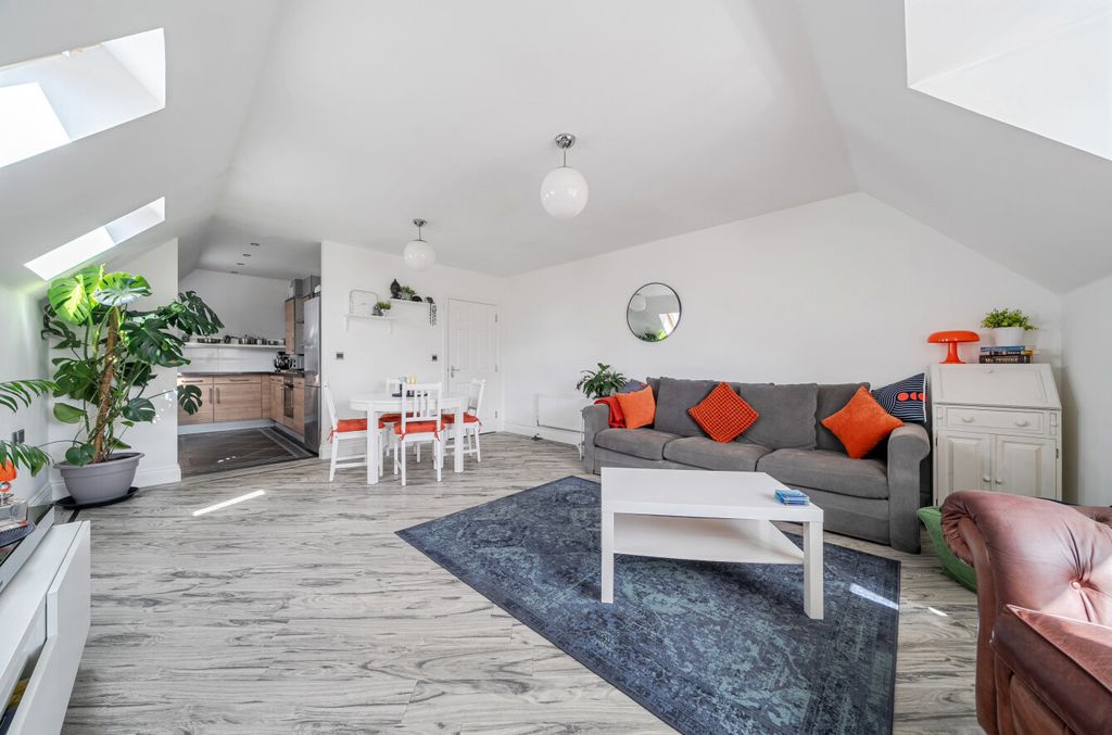 Property photo 1 of 13 1446837-2-69E1338...