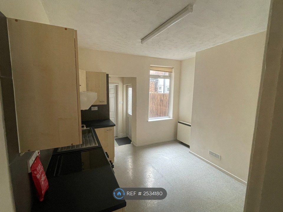 Property photo 2 of 16 Kitchen