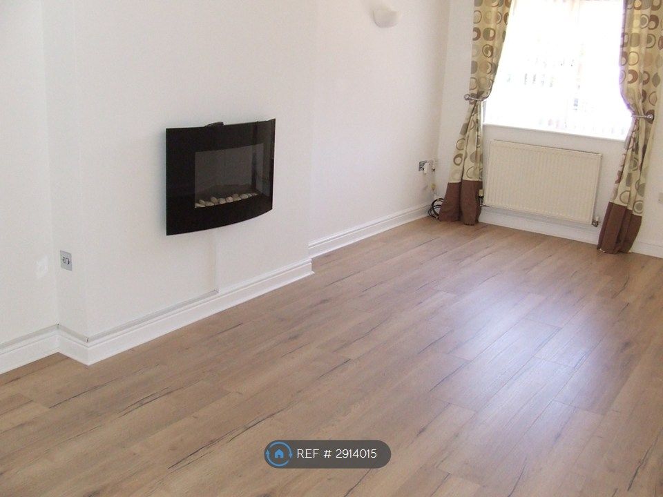 Property photo 2 of 13 Lounge