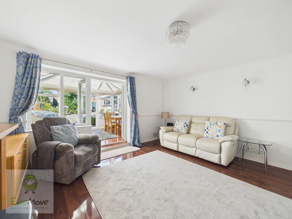 Property photo 3 of 20 Living Room