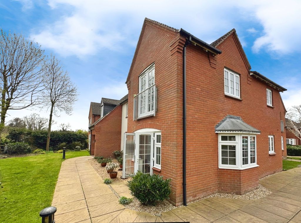 Property photo 1 of 42