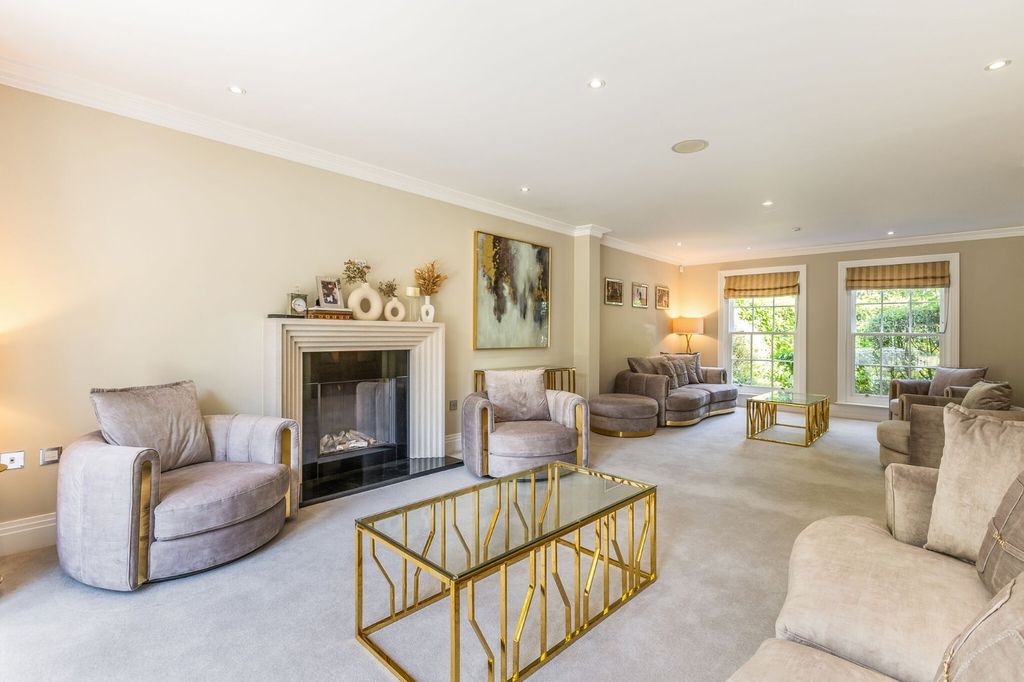 Property photo 2 of 25 Picture No. 04