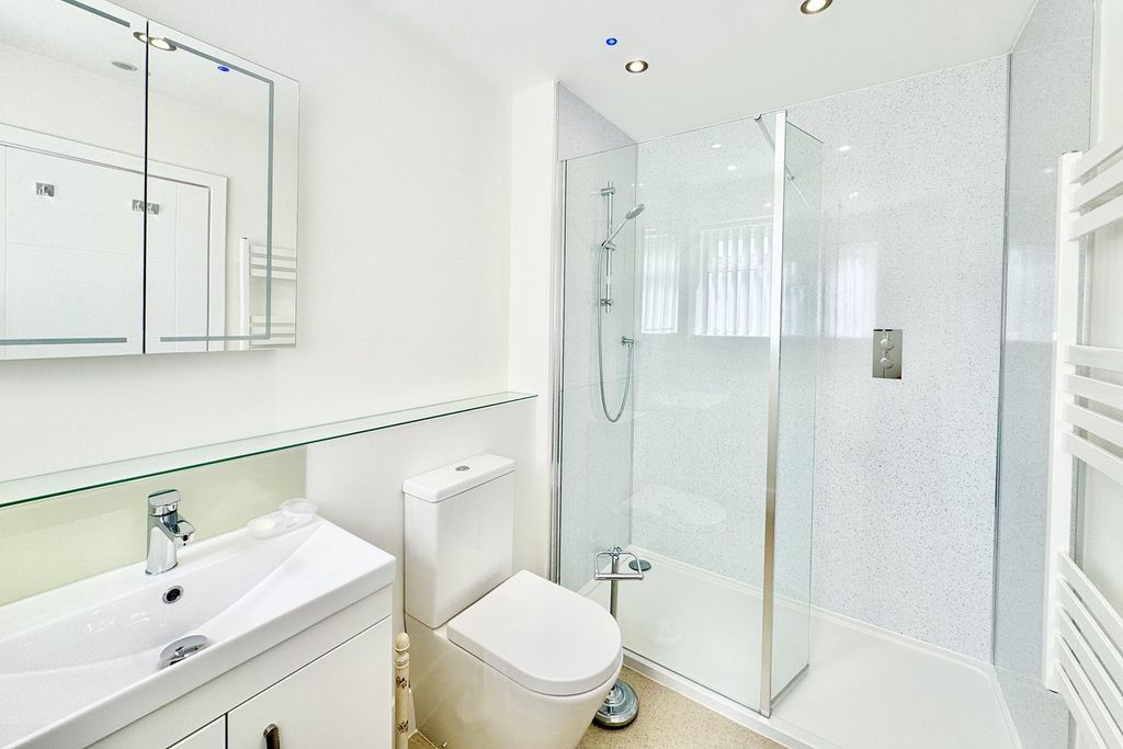 Additional image 23 of 4 bed flat for saleWestern Road, Branksome Park, Poole BH13