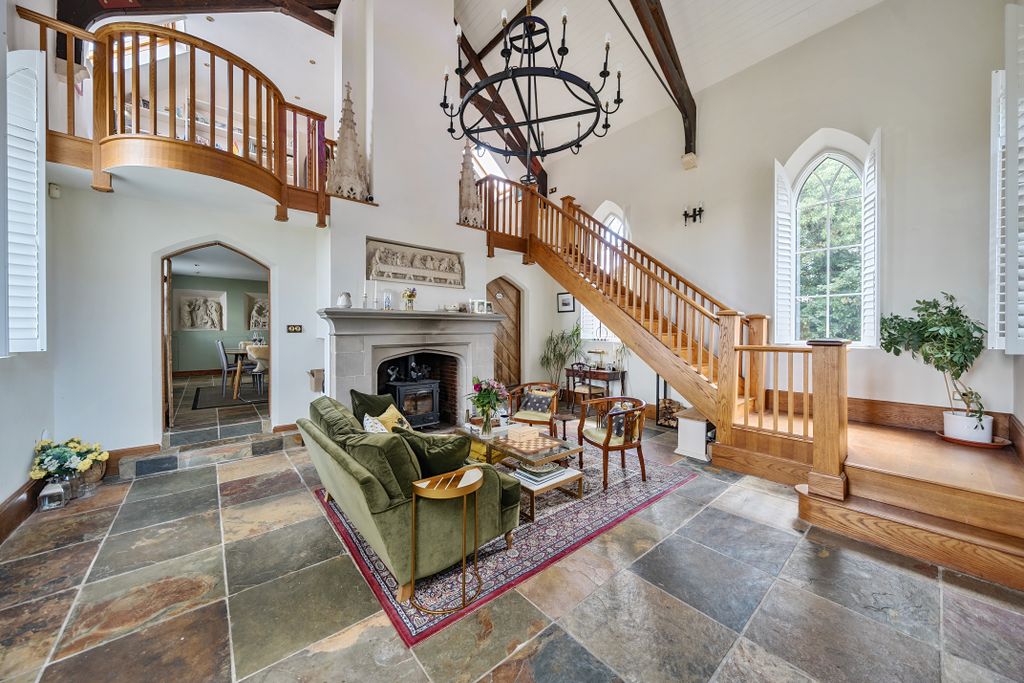 Property photo 2 of 19