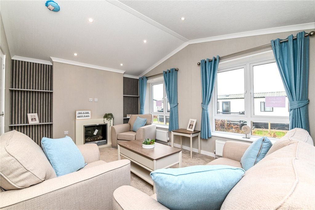 Property photo 2 of 15 Picture No. 04