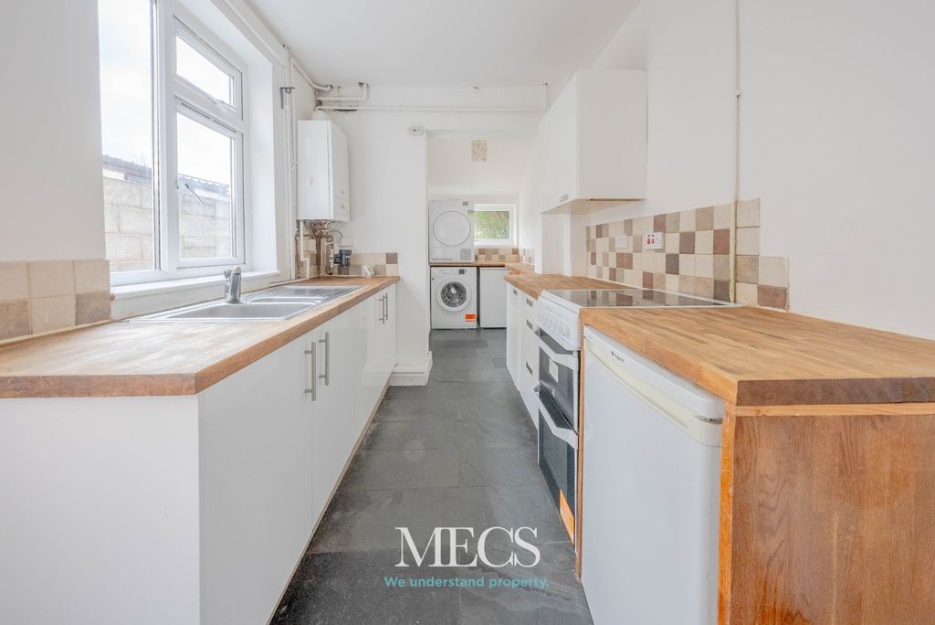 Property photo 2 of 12 2261873