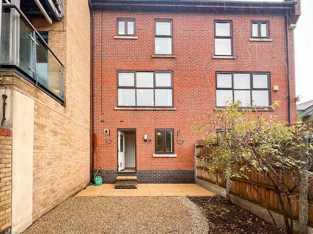 Property photo 2 of 27 Whatsapp Image 2025-10-20 At 17.24.43_1449B63E