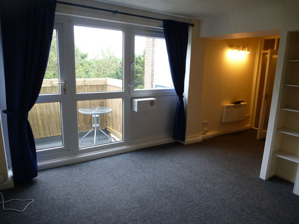 Property photo 2 of 8 4749022