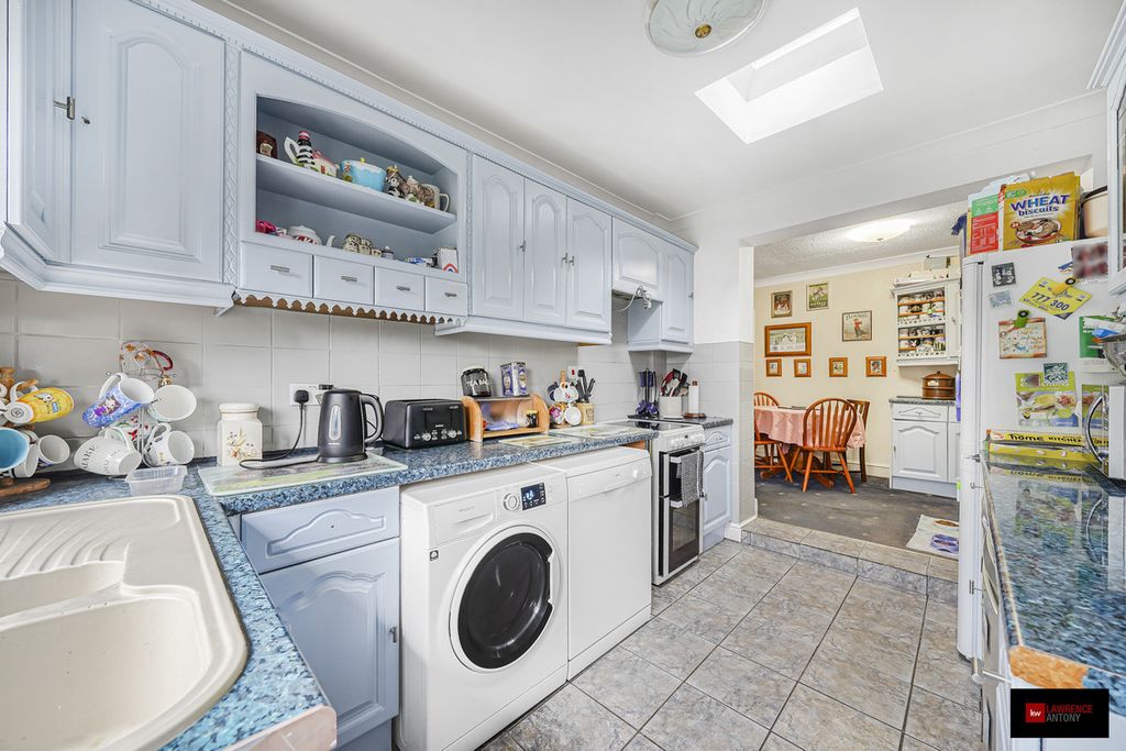 Property photo 1 of 33